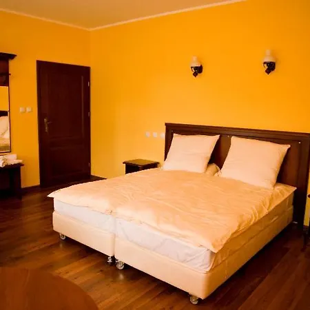 Folwark Polski ベッド・アンド・ブレックファスト オストルフ・ビエルコポルスキ